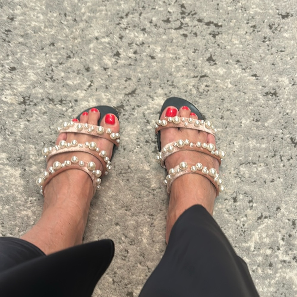 Pearl sandals
